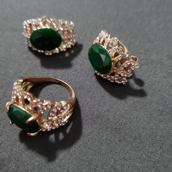 Vintage Earrings & Ring Jewelry Set - Picture 2 of 4